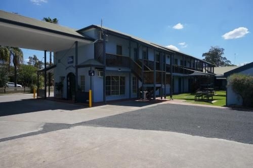 Colonial Motel Richmond0