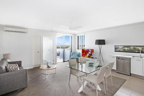 Direct Hotels - Sea Breeze Mooloolaba4