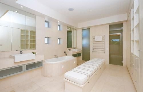 12 Noosa Parade3