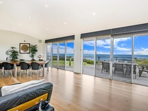 Hearn's Beach House3
