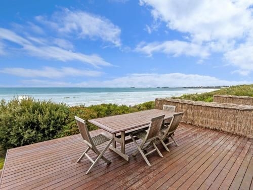 Ruby's Beachfront0