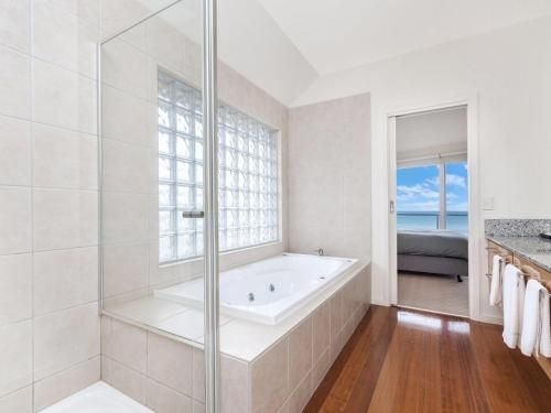Ruby's Beachfront3