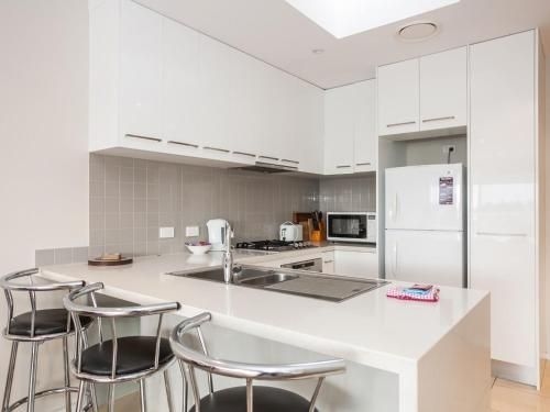 Bell Street Apartments, Australia3