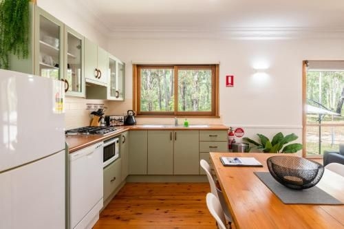เบย์ แอนด์ บุช เจอร์วิสเบย์ (Bay and Bush, Jervis Bay)1
