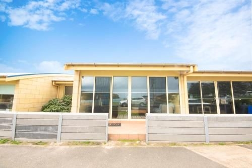 Bayview no 2 - Next to the Beach0