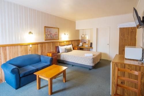 Castle Motel2