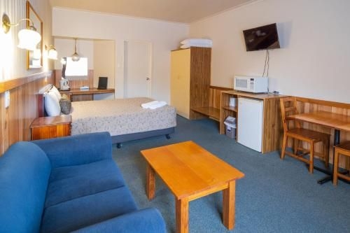 Castle Motel3