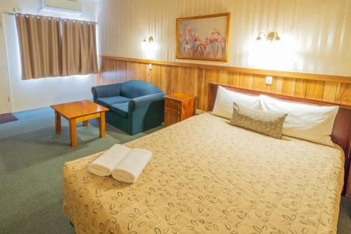 Castle Motel4