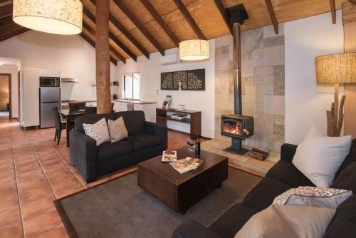 Forest Rise Chalets and Lodge4