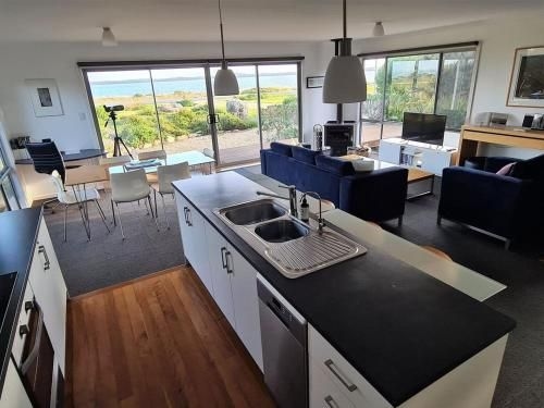 Coorong Waterfront Retreat1