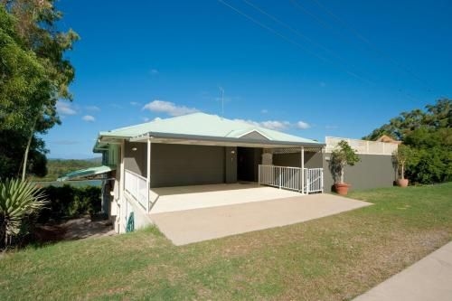 Picturesque on Passage - Shute Harbour2