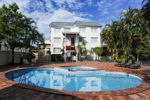 Earls Court Motel & Apartments0