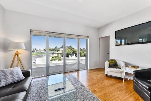 Aloha Waterfront Properties2