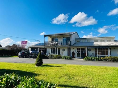 Mid Valley Motel0
