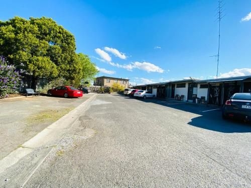 Mid Valley Motel3
