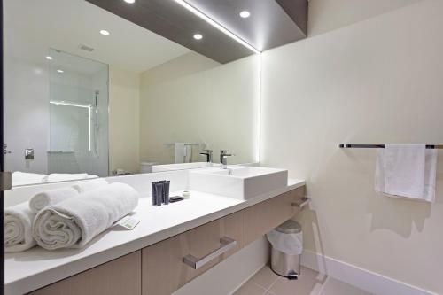 Calamvale Hotel Suites and Conference Centre1