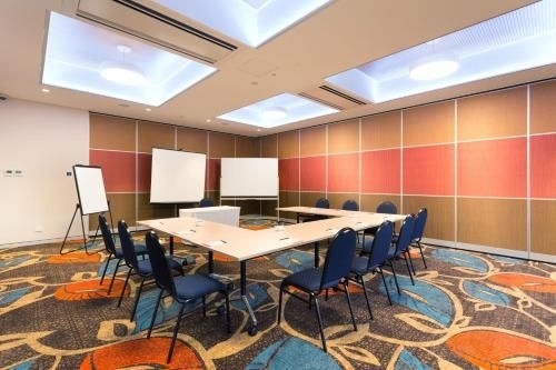 Calamvale Hotel Suites and Conference Centre2