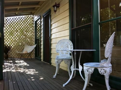 Surgeon's Cottage3