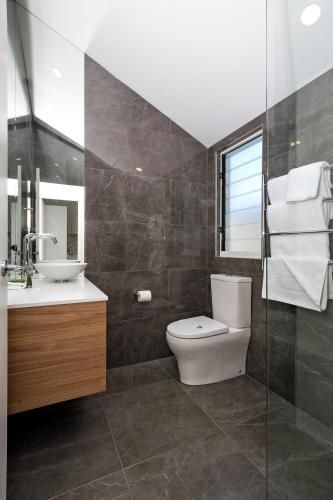 9 Cooran Court3