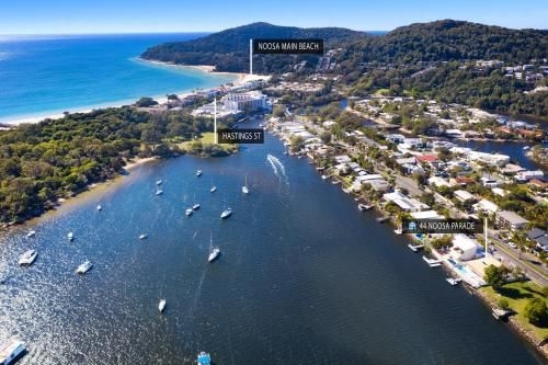 44 Noosa Parade2