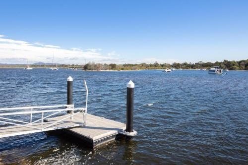 44 Noosa Parade1