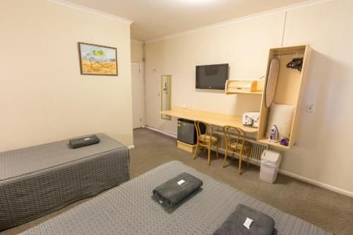 Billabong Motel1
