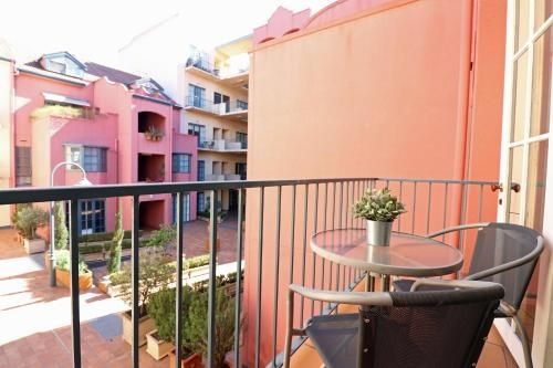 Mayford - Long Stay Rates, Pool, Gym, Parking3
