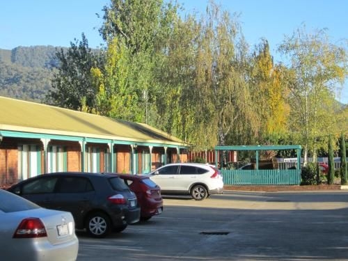 Snowgum Motel0