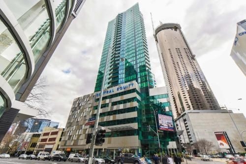 Cityviews - 3 Bedroom Apartment - StayCentral2