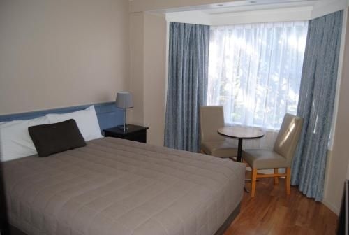 Airlie House Motor Inn0