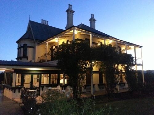 Airlie House Motor Inn2