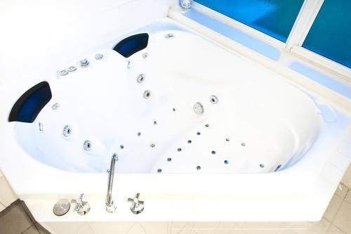567 Sandy Bay1