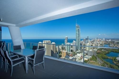 Circle on Cavill - Private Apartments0