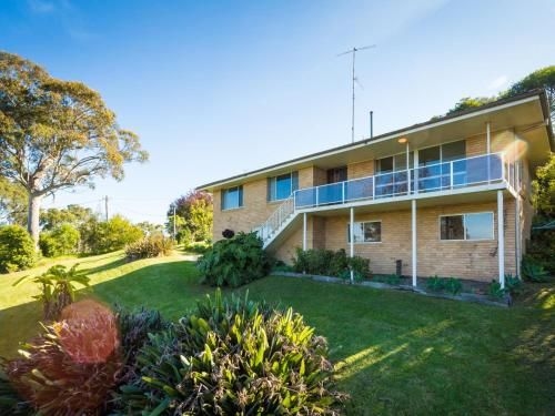 2 Water Crescent - Retro Haven2
