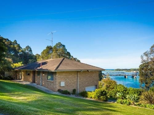 2 Water Crescent - Retro Haven1