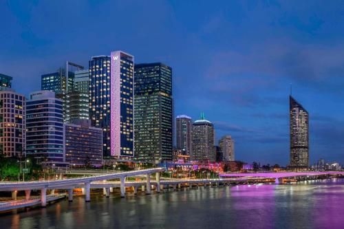 ดับเบิลยู บริสเบน (W Brisbane)1