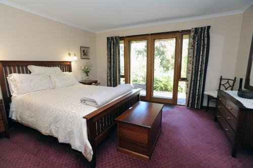 Wintarni Olives Cottage1