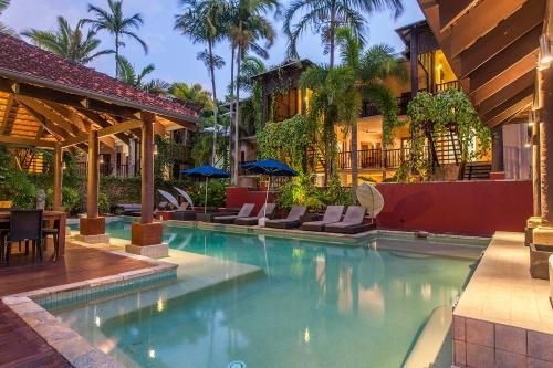Poolside @ Hibiscus1