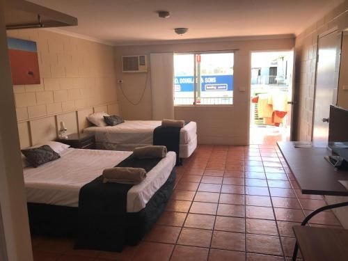 Central Motel2
