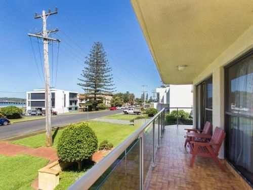 Champagne Court 1 with Water Views4