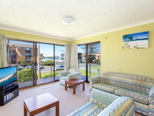Champagne Court 1 with Water Views1