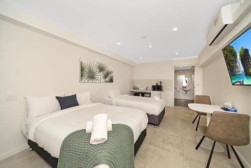Carlton Suites0