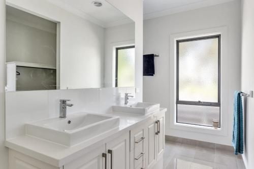 Diamond Bay Beach House: brand new3