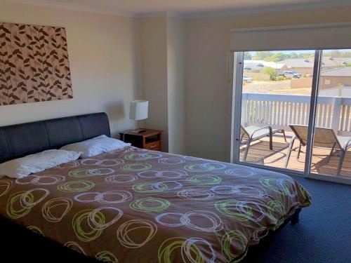 10 Hobart Road3