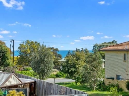 22 Broadbeach Drive1