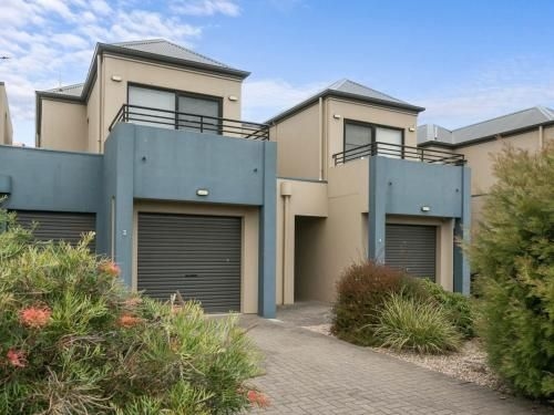 Front 9 then Dine - 3/61 St Andrews Boulevard3