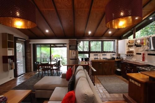 305 Montville - The Artist's Cottage0