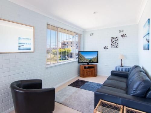 Fairholme 8, Perfect Lakefront Position3