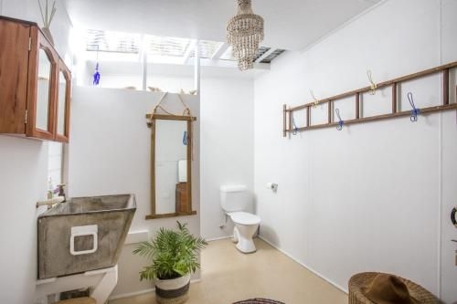 681 Murramarang Rd - Retro Beach Cottage3
