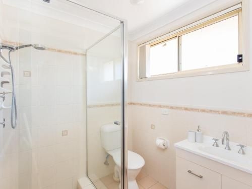 1/4 Huntly Close3